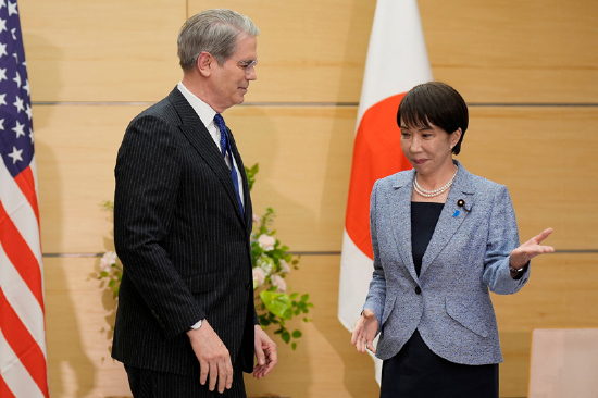 没人喜欢被指手画脚 日本央行行长却同时面对两个“指挥者	”